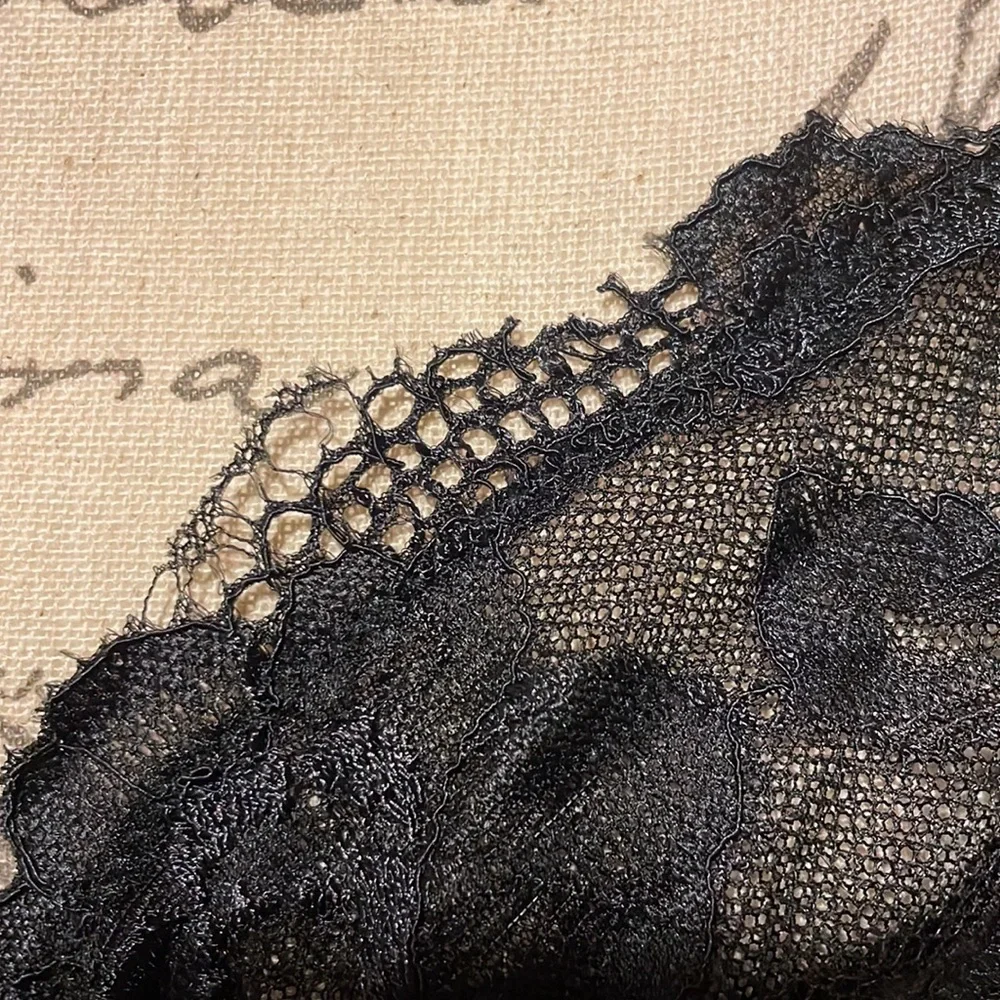 EUC 38D Victoria’s Secret bra - Body by Victoria.​​ - Picture 3 of 9